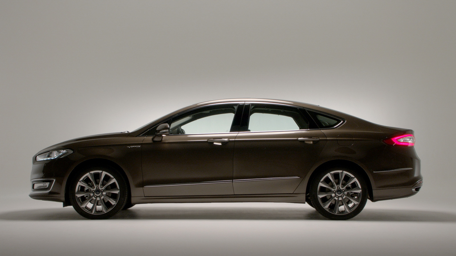 Ford Mondeo Vignale 2015 02